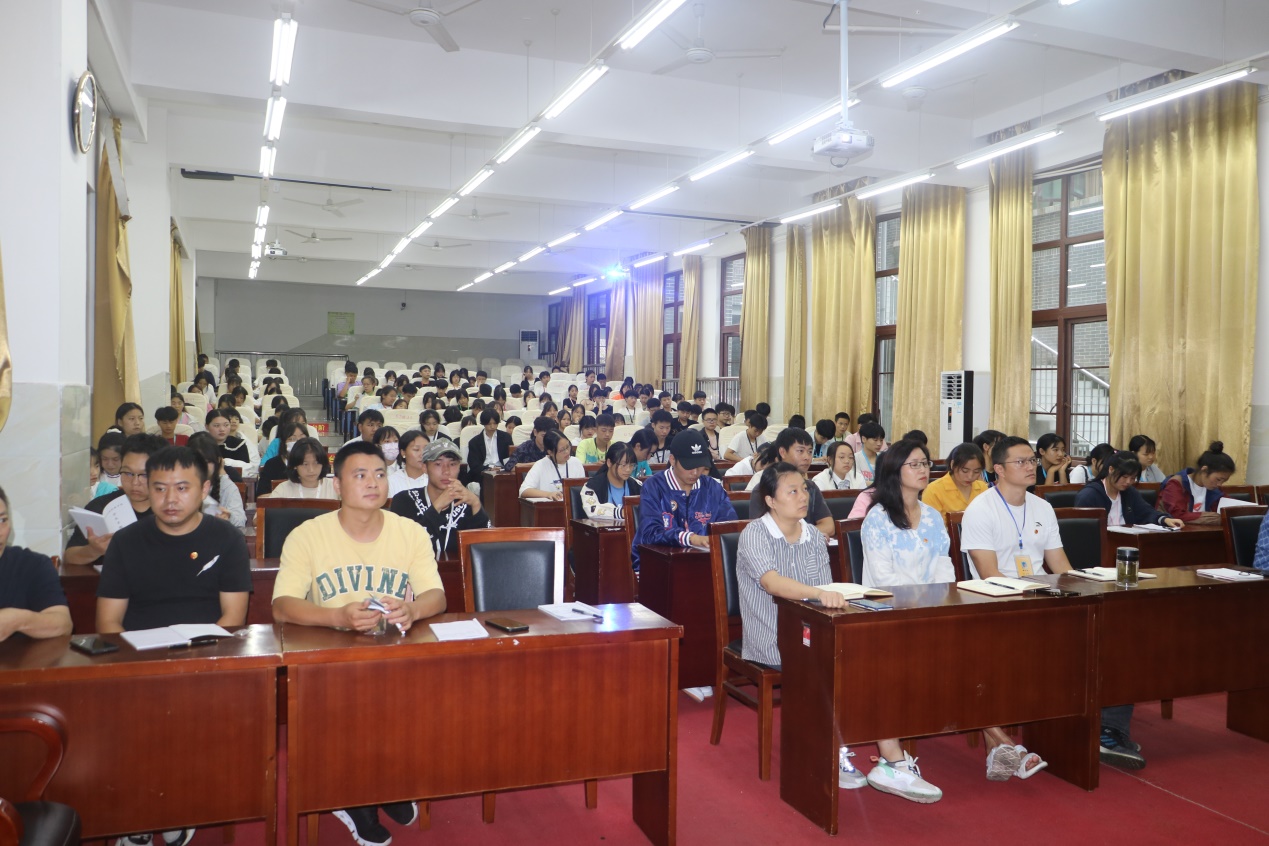 四川省档案学校召开2021-2022学年度上期学生工作暨学生干部培训会